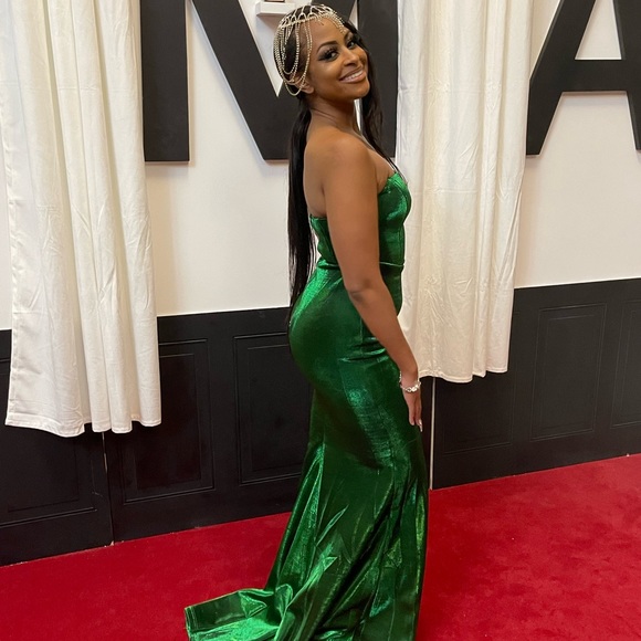 Evening Gown- EMERALD GREEN - Picture 5 of 6